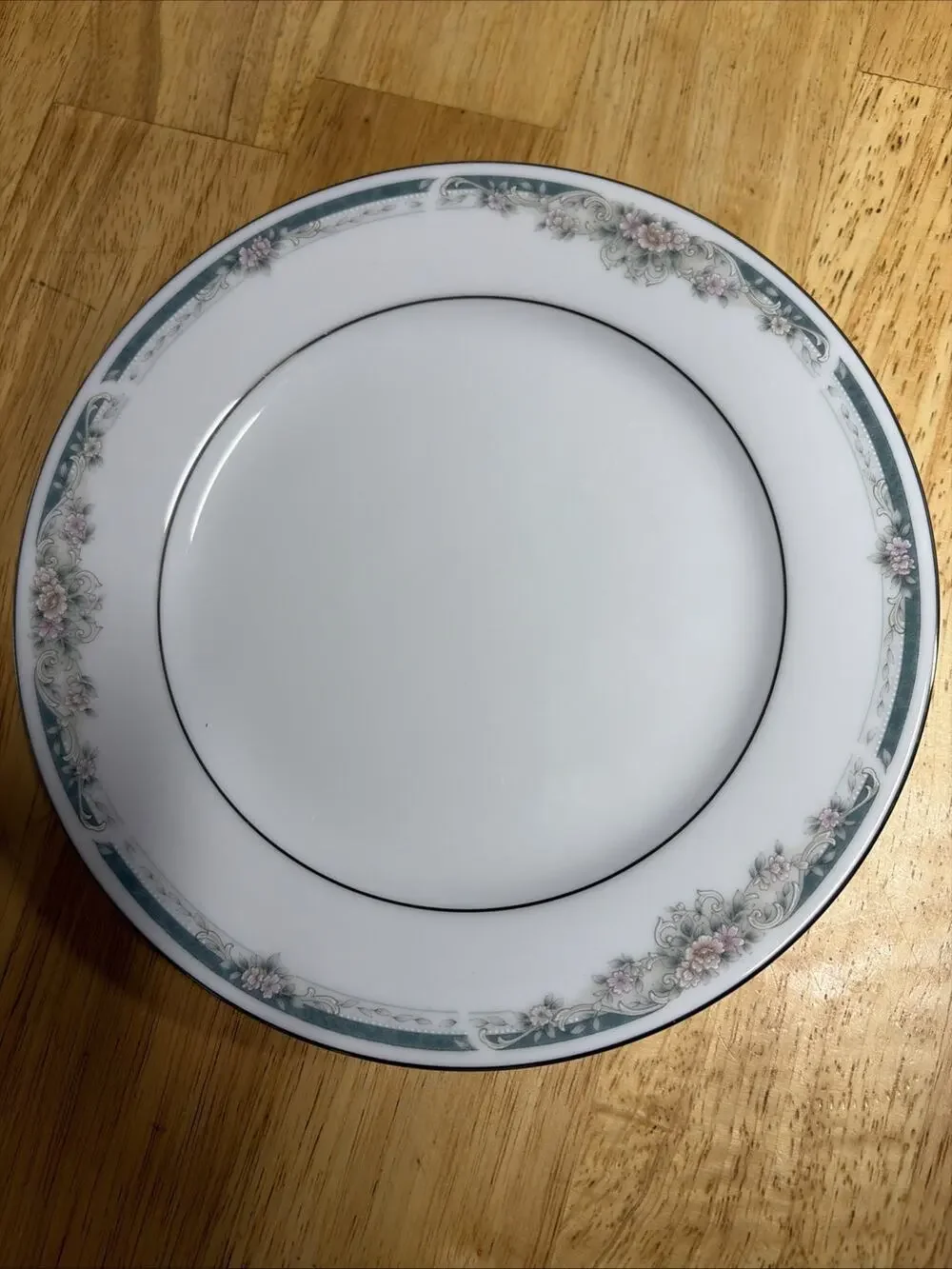 4 Noritake Legendary Enhancement 4035 8 3/8